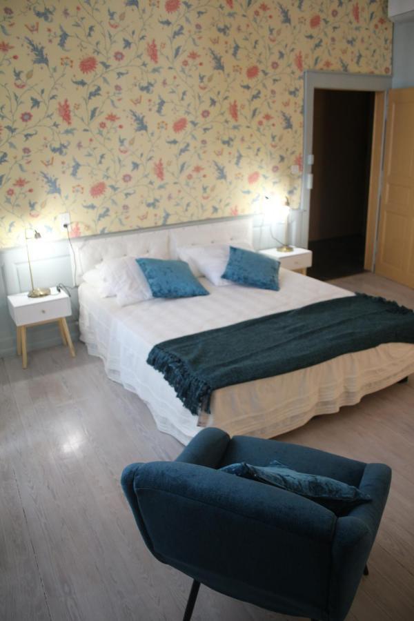 Le Patio Hotel Grignan Bilik gambar