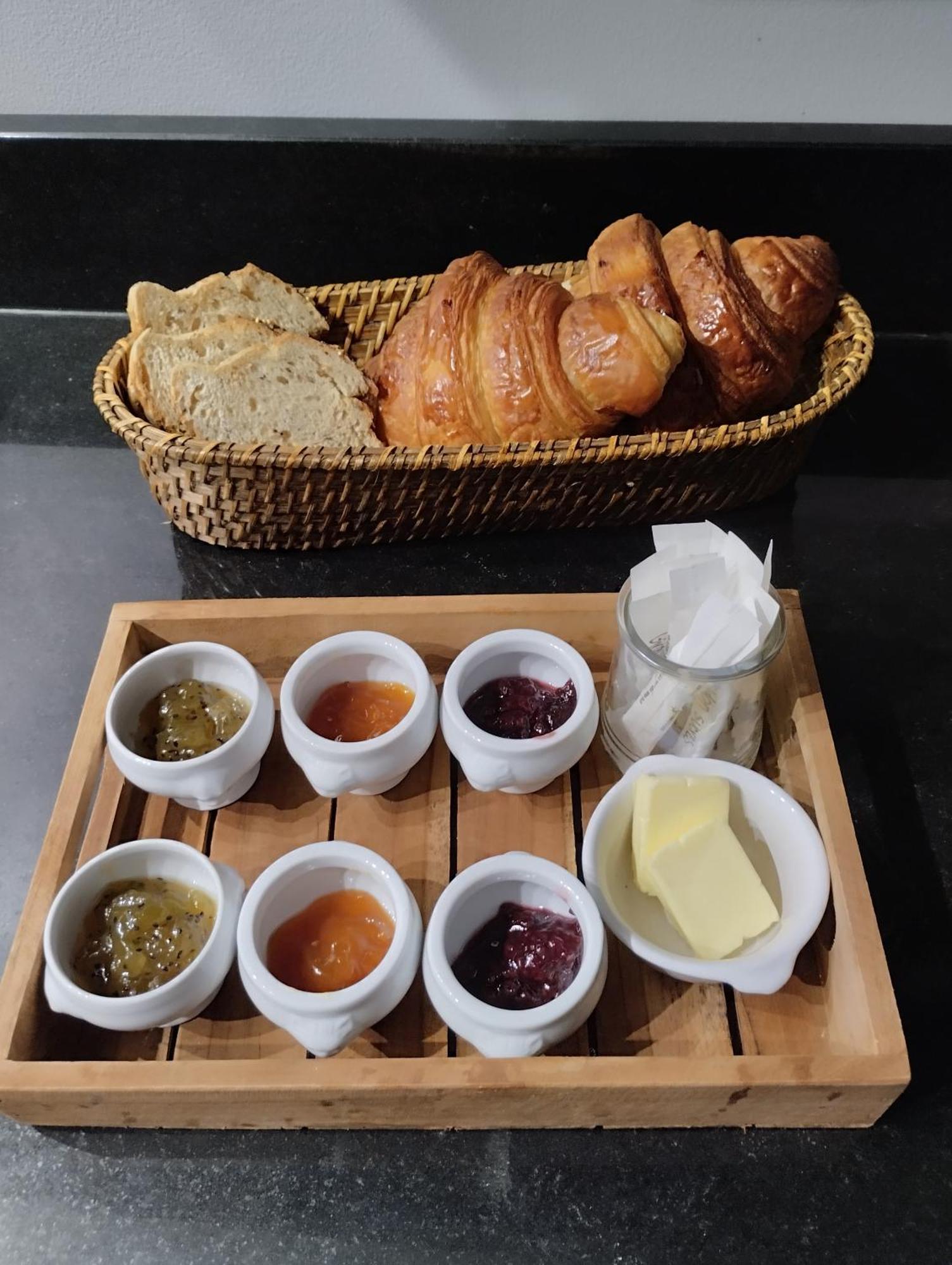 Le Patio Hotel Grignan Luaran gambar